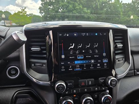 Used 2022 RAM 2500 Laramie AWD/4WD image 18