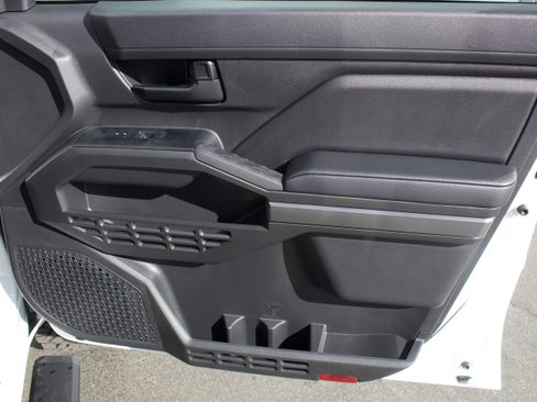 Used 2026 Toyota Tacoma SR5 image 33