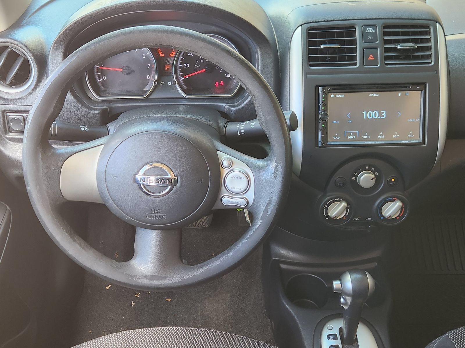 Used 2014 Nissan Versa SV FWD image 27