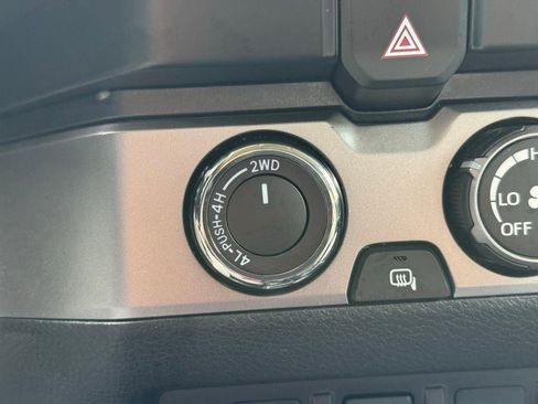 Used 2021 Toyota Tacoma SR AWD/4WD image 43