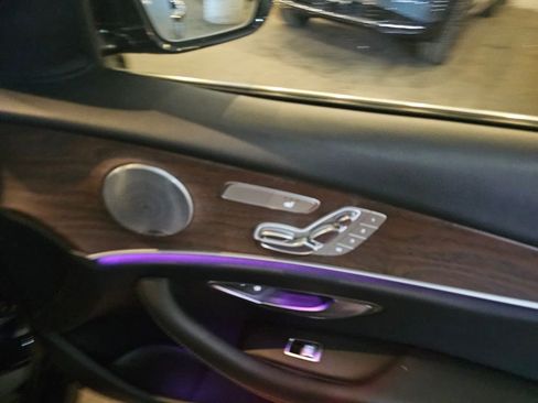 Used 2017 Mercedes-Benz E 400 4MATIC Wagon image 12