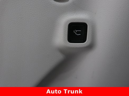 Used 2017 Jeep Compass Latitude w/ Popular Equipment Group image 35