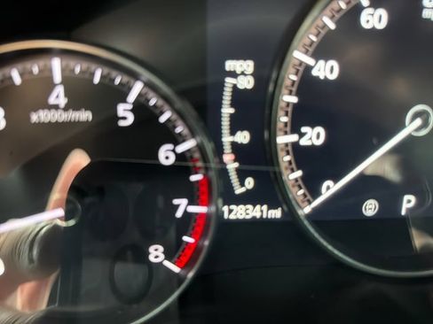 Used 2019 MAZDA MAZDA3 AWD Hatchback w/ Preferred Pkg image 17