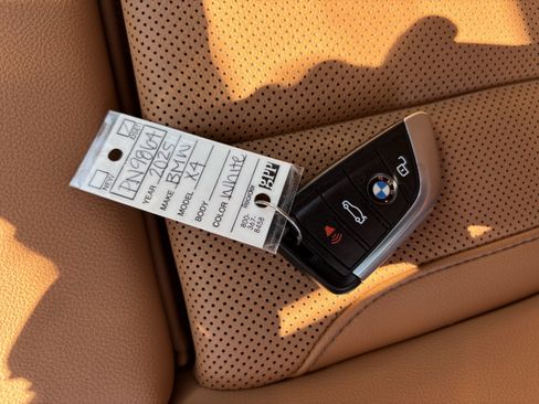 Certified 2025 BMW X4 xDrive30i AWD/4WD image 38