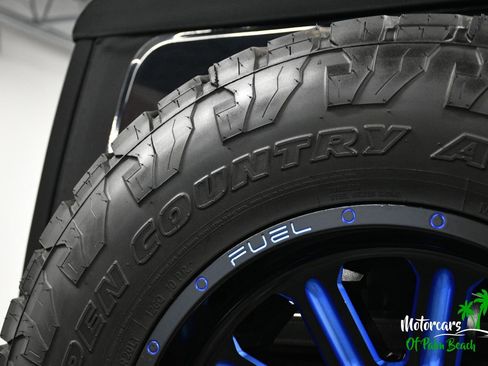 Used 2024 Jeep Wrangler Unlimited Sport AWD/4WD image 17