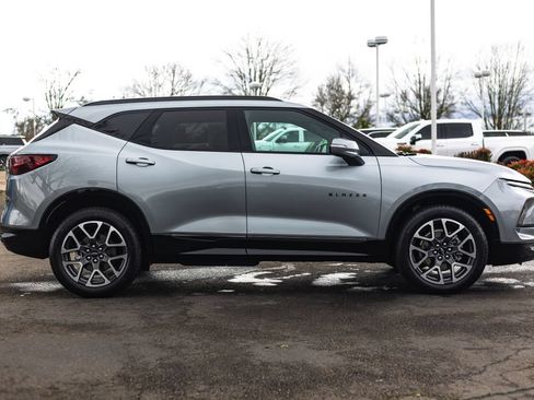 Used 2025 Chevrolet Blazer RS AWD/4WD image 8