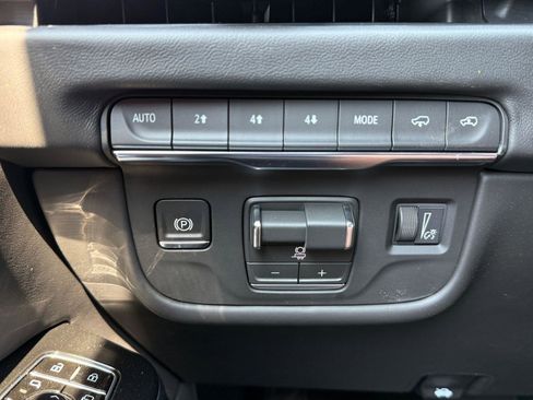 New 2026 Cadillac Escalade Platinum Sport AWD/4WD image 19