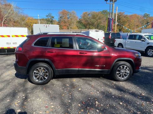 Used 2019 Jeep Cherokee Latitude Plus w/ Cold Weather Group image 4