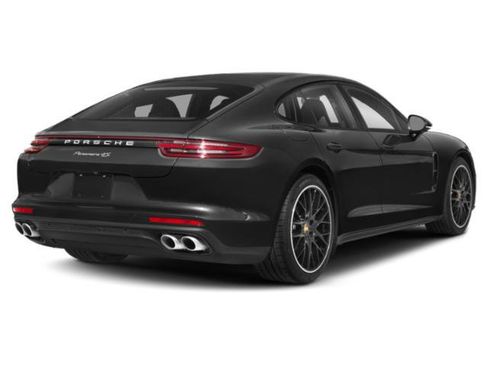 Used 2018 Porsche Panamera 4 image 2