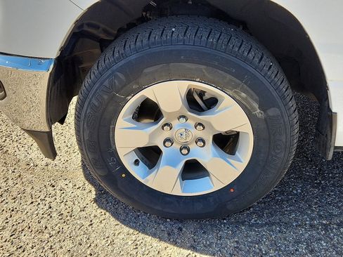 Used 2024 RAM 1500 Lone Star image 7