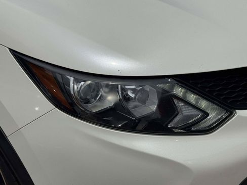 Used 2018 Nissan Rogue Sport SL AWD/4WD image 6