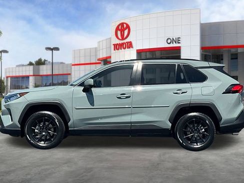 Certified 2021 Toyota RAV4 XLE w/ Convenience Package AWD/4WD image 9