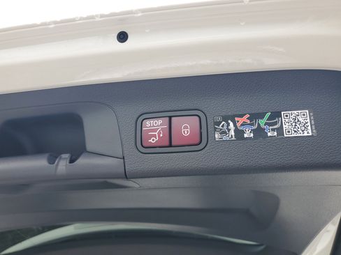 New 2026 Mercedes-Benz GLS 580 4MATIC image 10