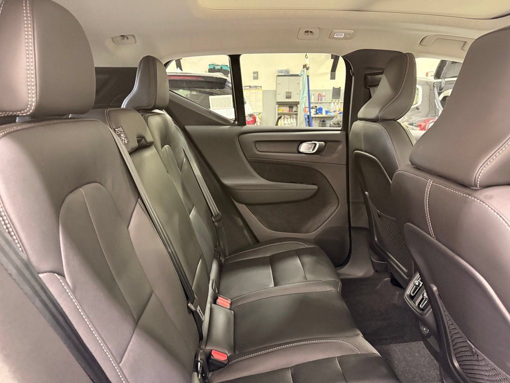 Used 2026 Volvo XC40 B5 Core AWD/4WD image 26