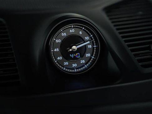 Used 2025 Porsche Cayenne AWD/4WD image 28