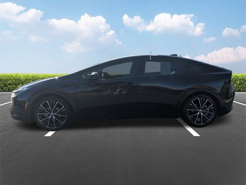 Certified 2024 Toyota Prius XLE image 7