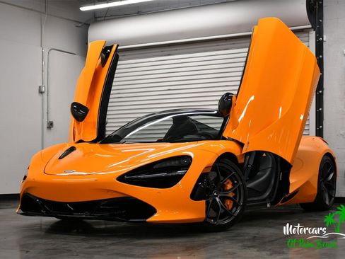 Used 2023 McLaren 720S Spider image 2