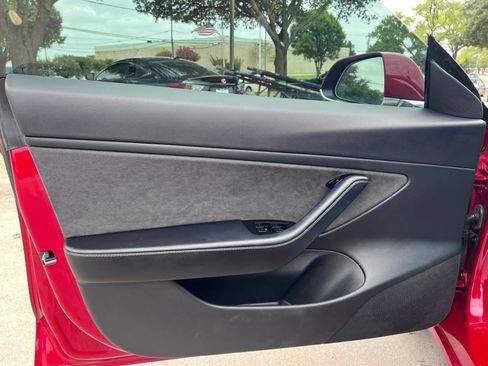 Used 2018 Tesla Model 3 Mid Range RWD image 13