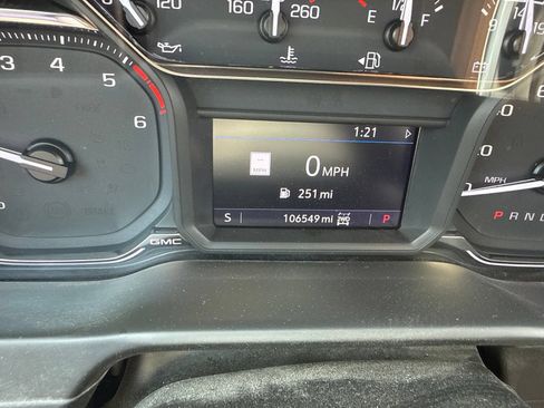 Used 2021 GMC Sierra 1500 SLT w/ SLT Premium Plus Package AWD/4WD image 13