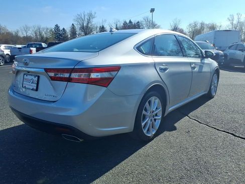 Used 2013 Toyota Avalon Limited image 19
