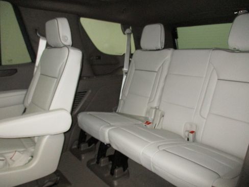 New 2026 GMC Yukon Denali w/ Denali Reserve Package AWD/4WD image 23