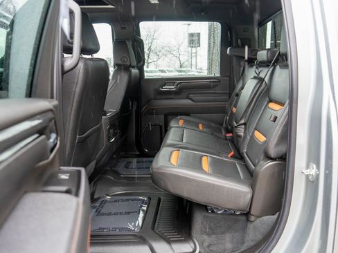 Used 2025 GMC Sierra 3500 AT4 w/ AT4 Premium Plus Package AWD/4WD image 13