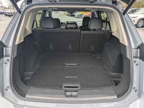 Used 2024 Nissan Rogue SL w/ SL Premium Package image 16