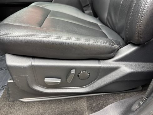 Used 2020 Ford Expedition XLT w/ Equipment Group 202A AWD/4WD image 12