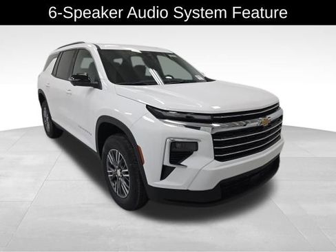 New 2026 Chevrolet Traverse LT image 8