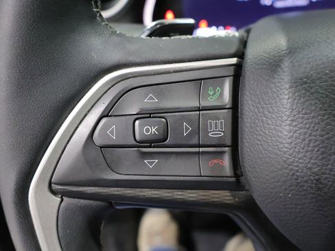 Used 2023 Jeep Grand Cherokee L Laredo image 35