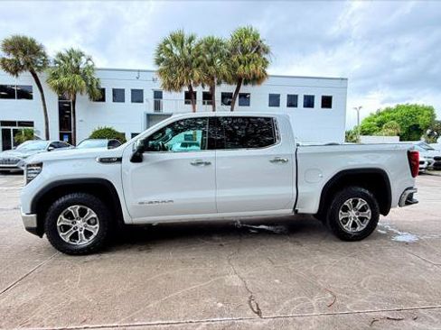 Used 2024 GMC Sierra 1500 SLT AWD/4WD image 3