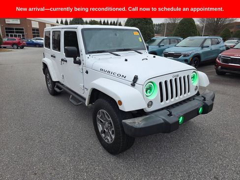 Used 2016 Jeep Wrangler Unlimited Rubicon w/ Connectivity Group image 7