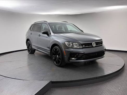Used 2021 Volkswagen Tiguan SE R-Line FWD image 11