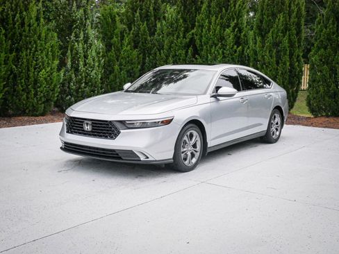Used 2024 Honda Accord EX image 5