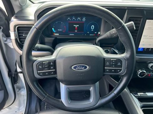 Used 2024 Ford F350 Lariat w/ Lariat Ultimate Package AWD/4WD image 22