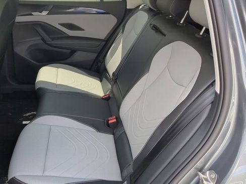 New 2026 Volkswagen Tiguan SE FWD image 17