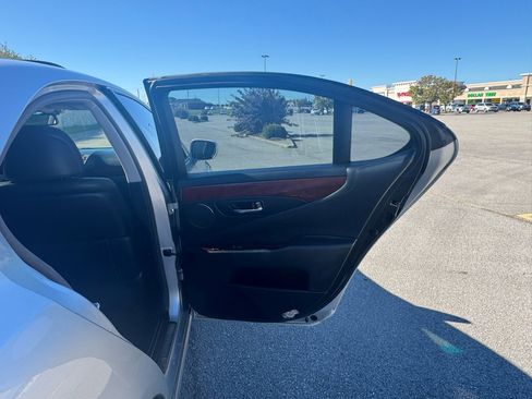 Used 2007 Lexus LS 460 image 48