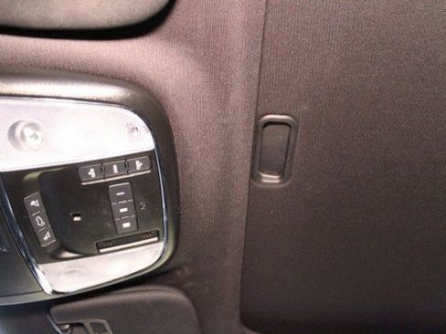 Used 2020 Jeep Grand Cherokee Altitude image 30