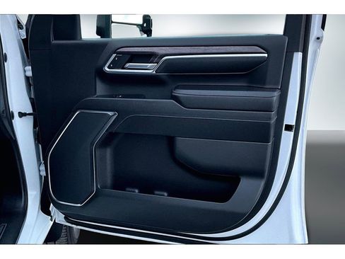 Used 2024 Chevrolet Silverado 3500 LTZ image 25