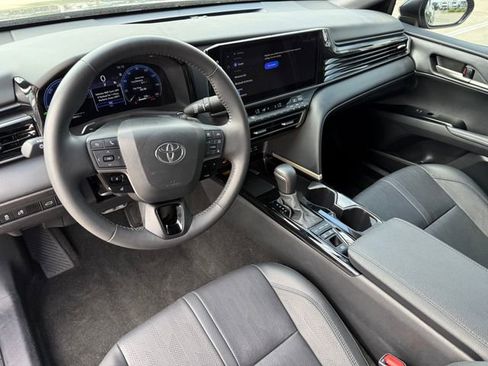 Used 2025 Toyota Camry XSE FWD image 12