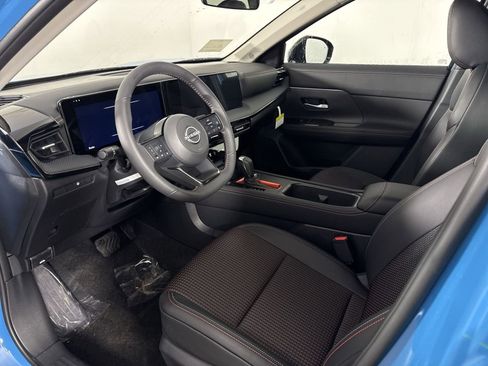 New 2026 Nissan Kicks SR w/ Cold Weather Package image 5