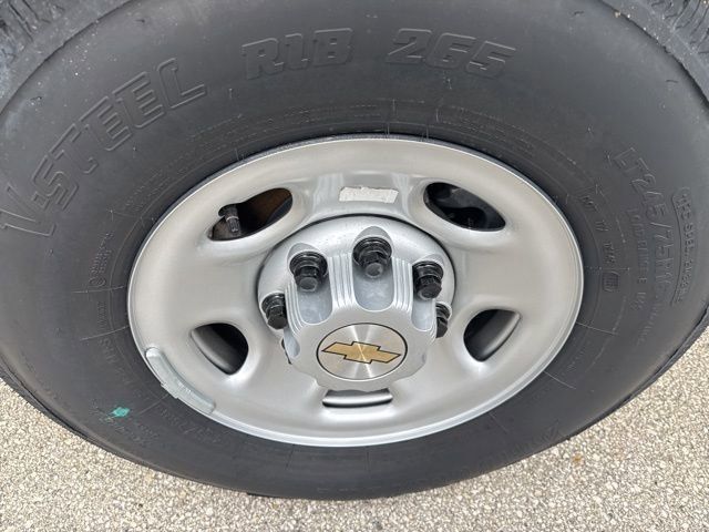 New 2025 Chevrolet Express 3500 w/ Power Convenience Package RWD image 15