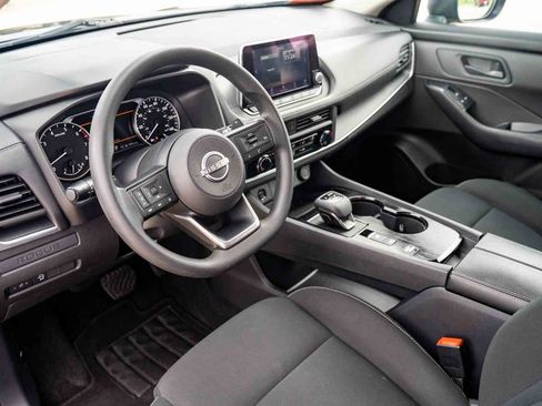 Used 2024 Nissan Rogue S FWD image 10
