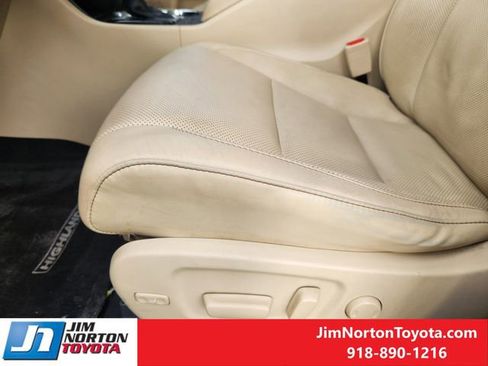 Used 2016 Toyota Highlander Limited Platinum AWD/4WD image 26