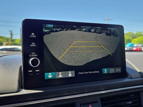 Used 2025 Honda Pilot Touring image 19