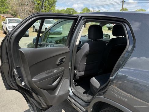 Used 2016 Chevrolet Trax LS image 12