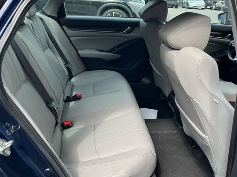 Used 2018 Honda Accord Touring image 6