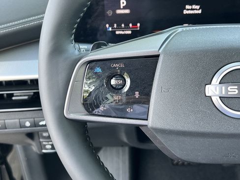 Certified 2025 Nissan Murano SL image 11