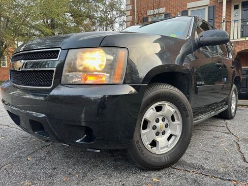 Used 2011 Chevrolet Tahoe LS w/ Convenience Package image 2