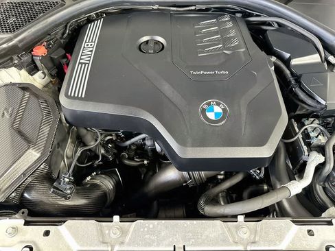 Used 2022 BMW 330i Sedan w/ M Sport Package RWD image 9